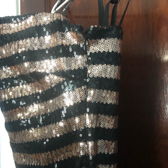 Sequence Cocktail Dress - Picture 4 of 4